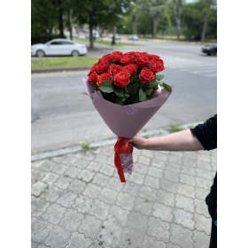25 красных роз